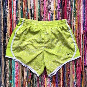 🌻 Nike Dri-Fit Juniors Size XL Shorts Lime Green